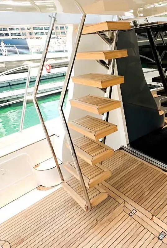 2 Hours Sightseeing Yacht Tour