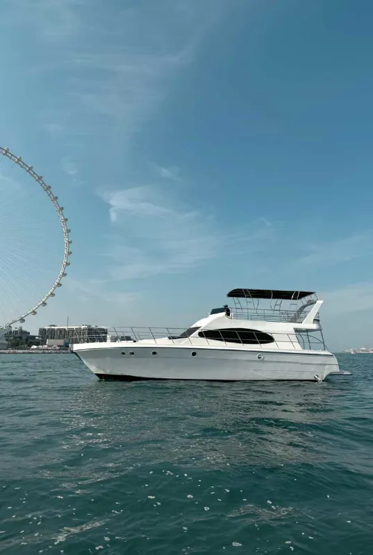 2 Hours Sightseeing Yacht Tour