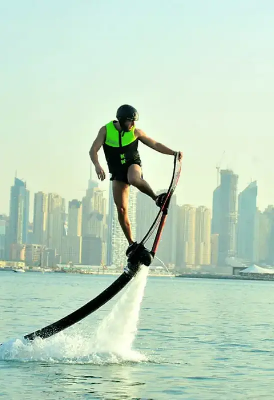 Navigating to the Dubai Sightseeing Yacht Tour