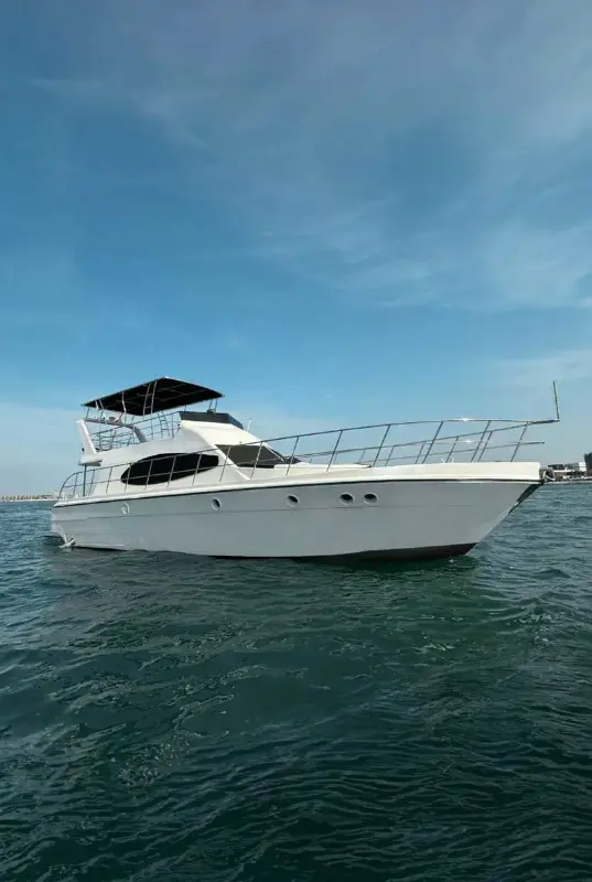 Navigating to the Dubai Sightseeing Yacht Tour
