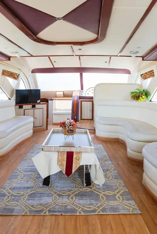 Luxury Yacht 65ft