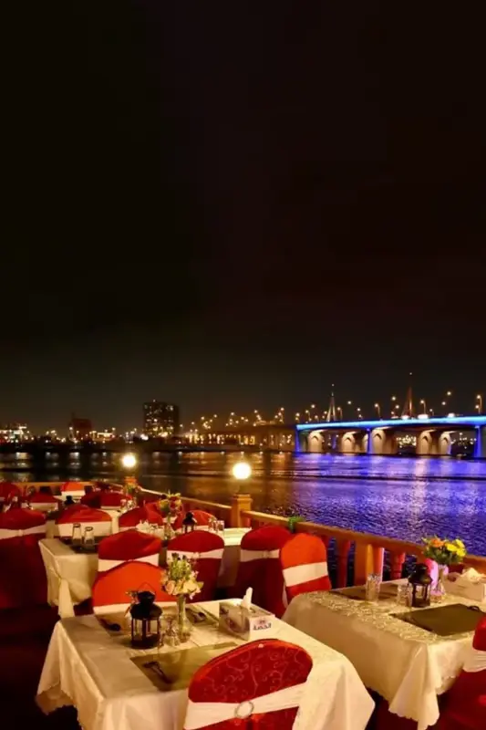 Jaddaf Waterfront, Dhow Cruise Dinner