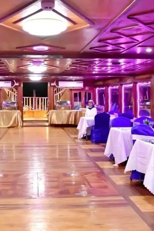 Jaddaf Waterfront, Dhow Cruise Dinner